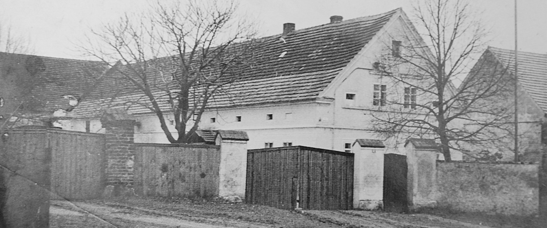 Hof der Familie Gäbel in Mollwitz, Kreis Brieg, 1941